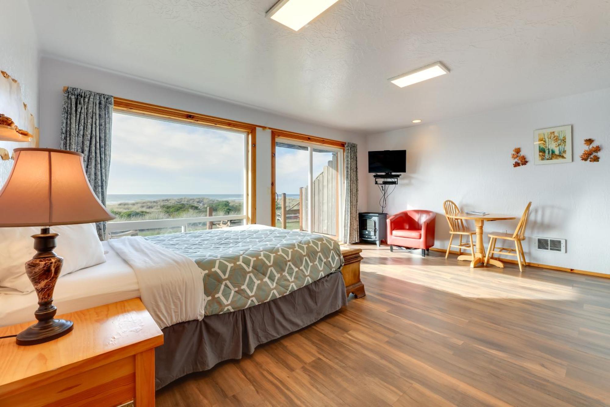 Sanderling Sea Cottages, Unit 14 Waldport